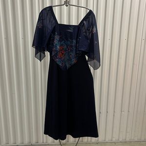 Polyester 80’s dress! Very Flattering